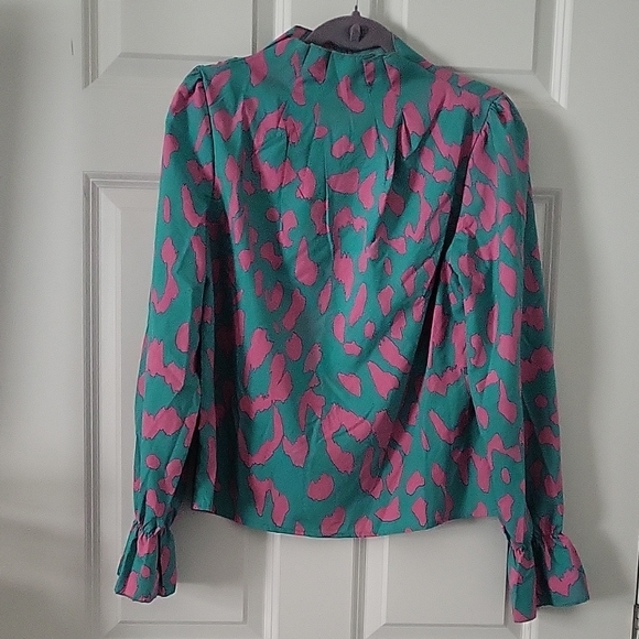 Lot of 5 Women’s Blouses Size Medium | Bold Prints | Lightweight - Picture 14 of 16